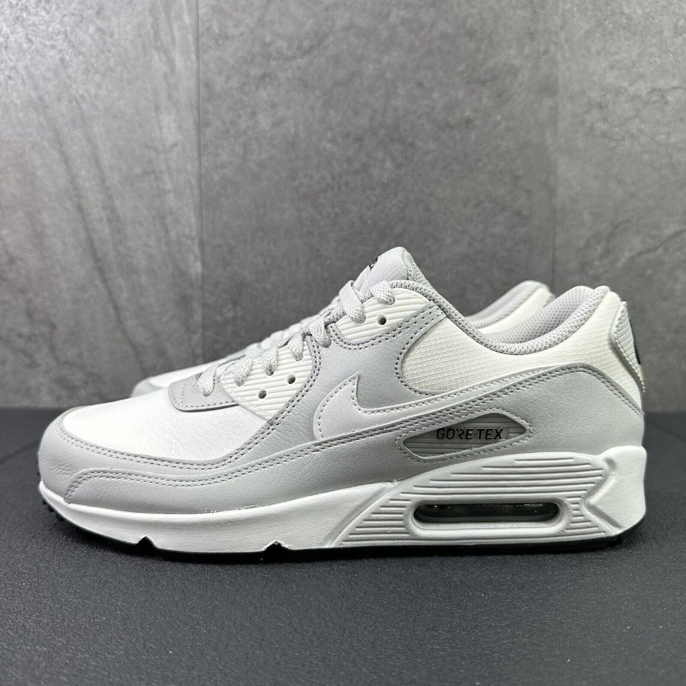 Nike Air Max 90 GTX Gore Tex Size 8.5 Mens Photon Dust Summit White Sneakers
